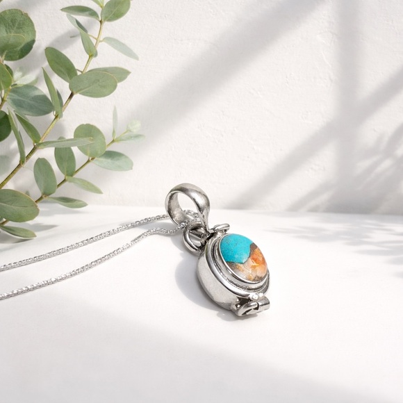 Spiny Oyster, Turquoise Poison Necklace - Picture 3 of 14